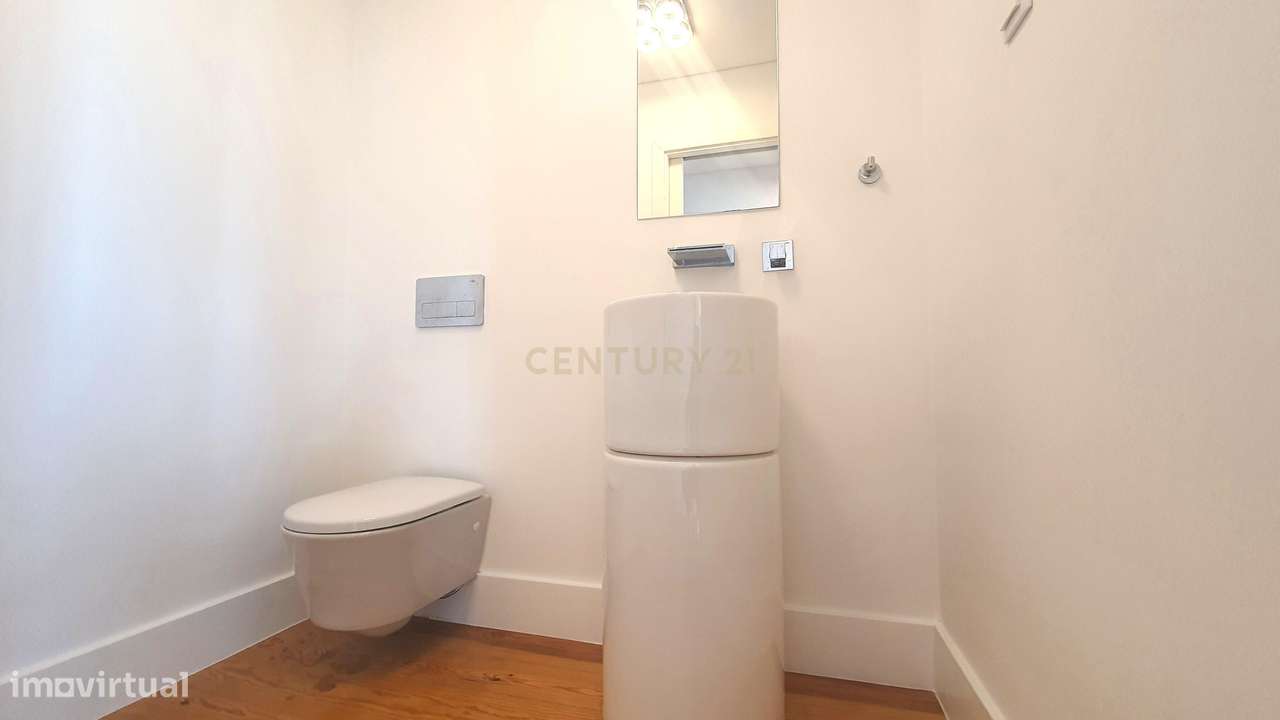 Apartamento T4 +1 com 272 m2 Vista Panorâmica em Lisboa e 3 Lugares de-25