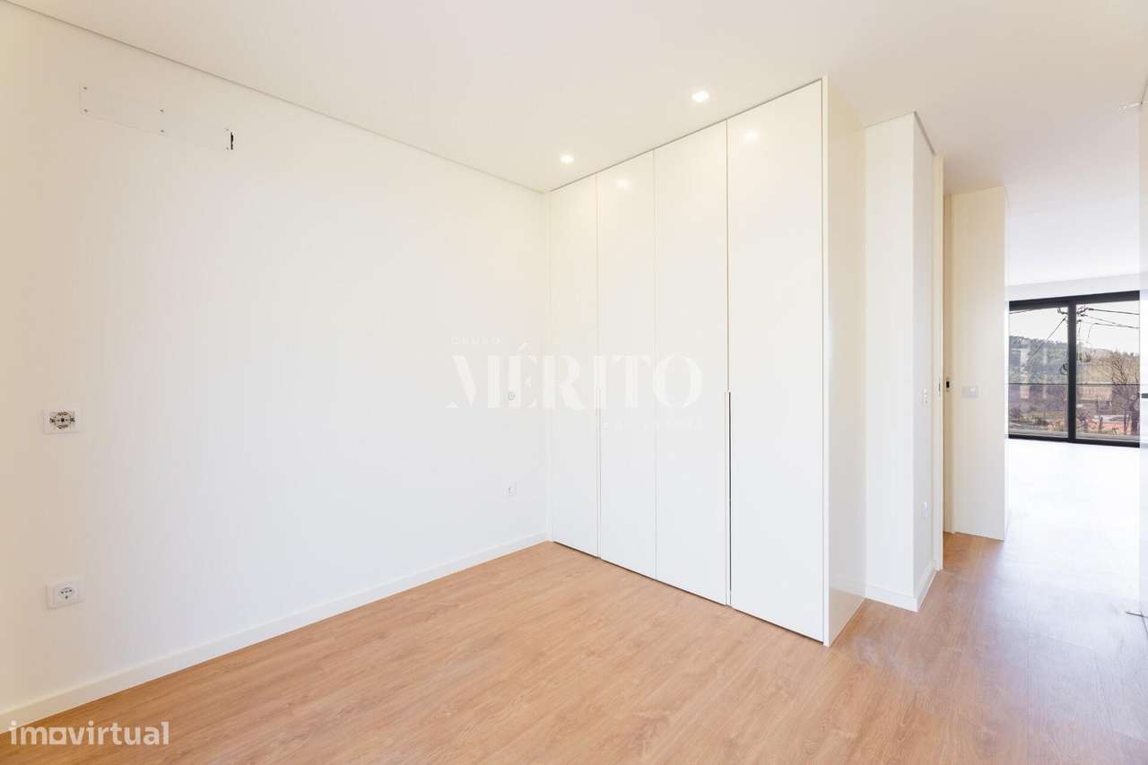 MORADIA T3 GEMINADA - NOVA-23