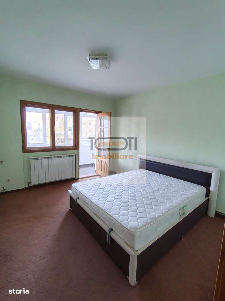 Apartament de vânzare în zona PODU ROȘ cu 3 camere decomandat-6