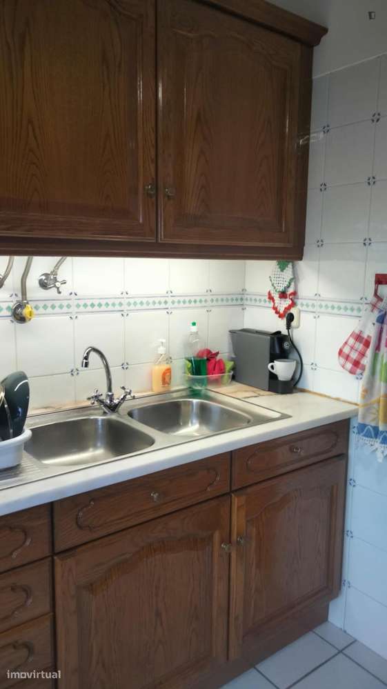 Quarto - localizado em Montes Claros Coimbra - Grande imagem: 2/10