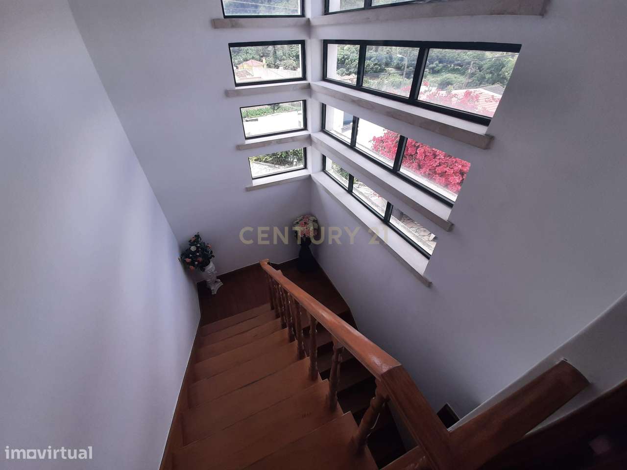 Espetacular Moradia T3 em Lousa com Garagem e Varandas-35