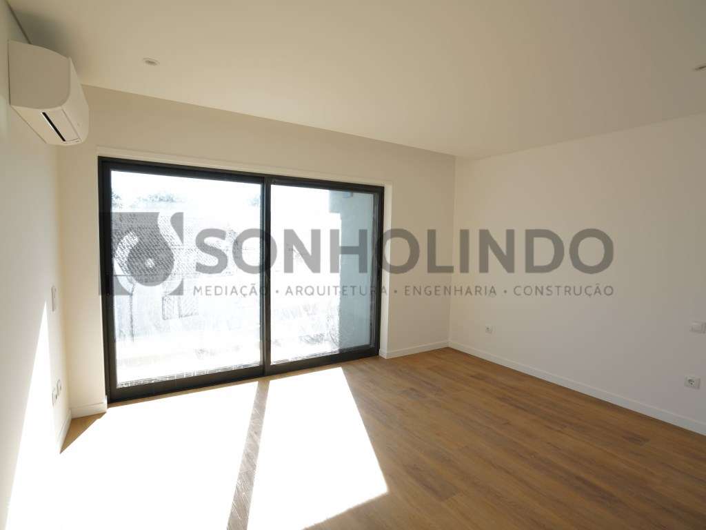 Moradia T3 Nova com escritório, no centro da cidade em fase final d...-14