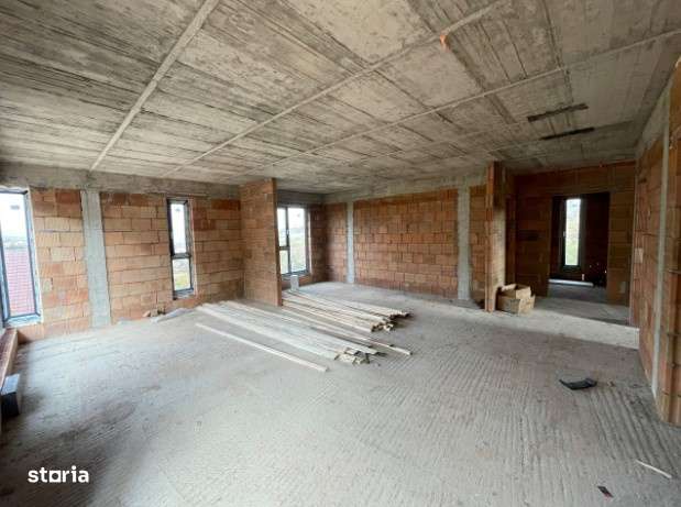 Apartament 4 camere, 123 mp, 4 balcoane, str. Campului, semifinisat-5