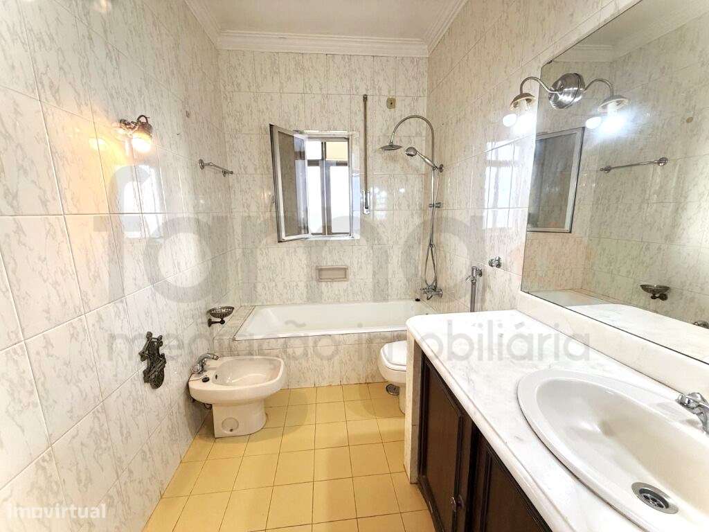 APARTAMENTO T4 EM OEIRAS-20