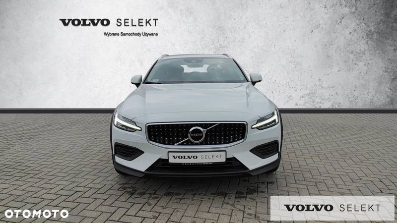 Volvo V60 Cross Country - 3