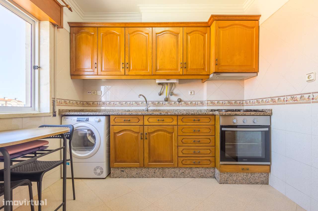 Apartamento T2 na Quinta Do Conde.-12