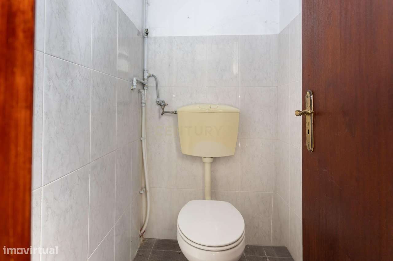 Moradia T2 com Terreno 7600m2 em Tomar-34