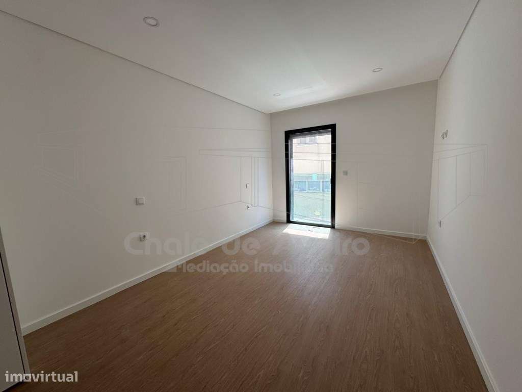 Apartamento T3 com 2 Lugares de Estacionamento em Esgueira | Aveiro-18