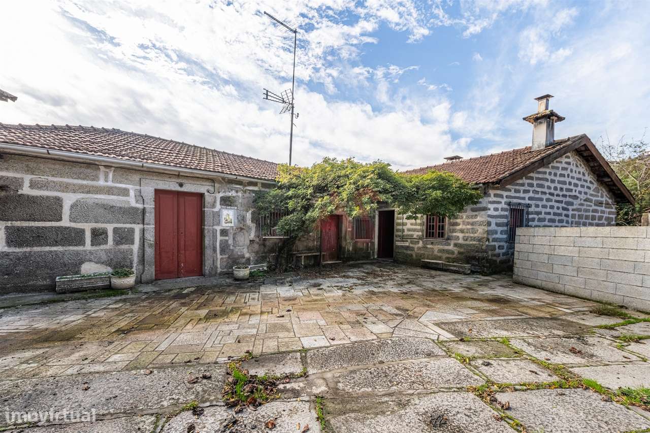 Quintinha Histórica com 27.397 m², em Guimarães - Grande imagem: 4/35