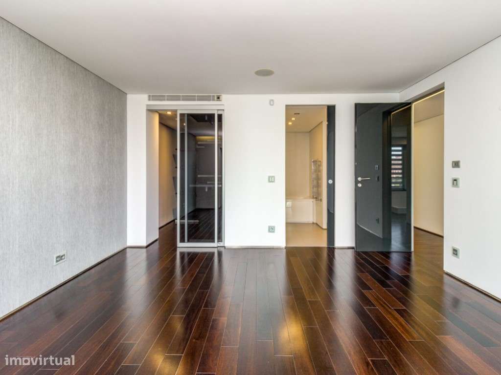 Apartamento T5 + 1 no Condomínio Jardins São Lourenço - Lisboa-13