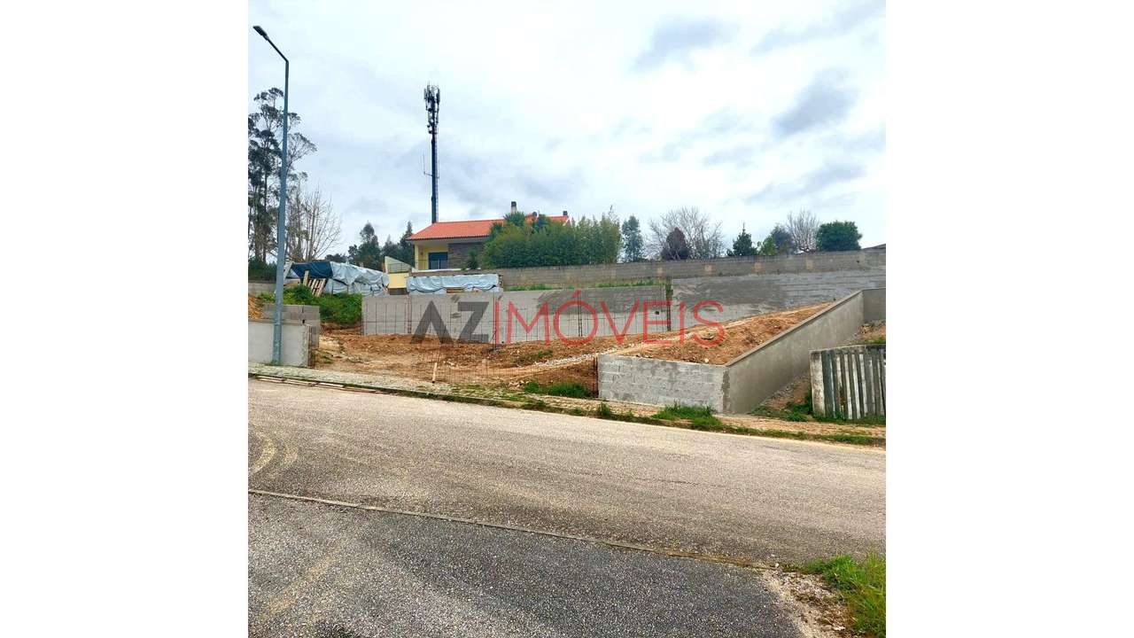 Lote Urbano com 971 m2, Abrantes-5