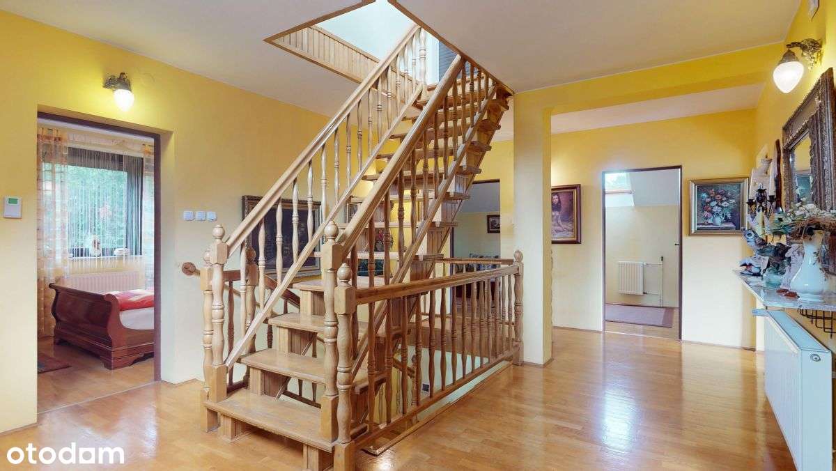 Klasyczny Dom Z Basenem Oraz Pięknym Ogrodem! - Pełny obrazek: 5/12