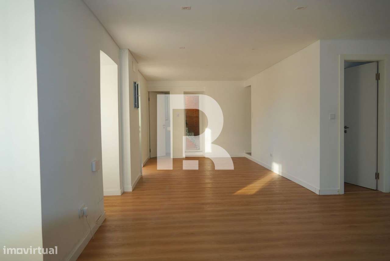 Moradia T3 Remodelada a estrear em Belas, Sintra - Grande imagem: 5/50
