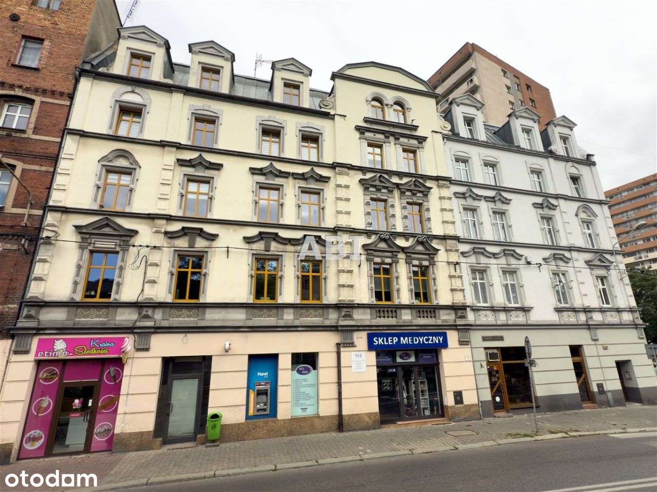 Klimatyczna w pełni wykończona kamienica w centrum-1