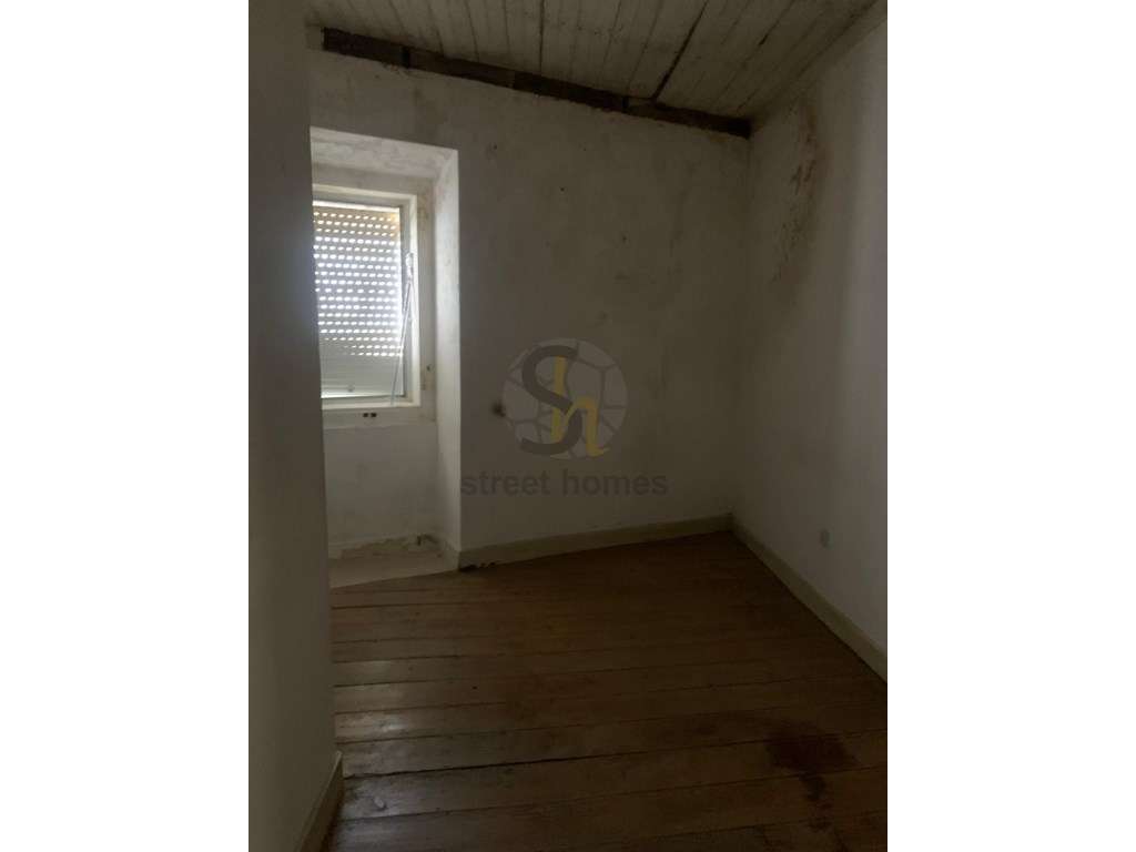 Prédio com dois pisos independentes para recuperação total-30