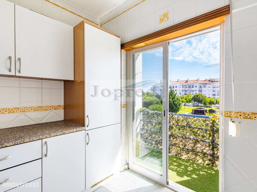 Apartamento T3 com 2 garagens em Box e 1 arrecadação-13
