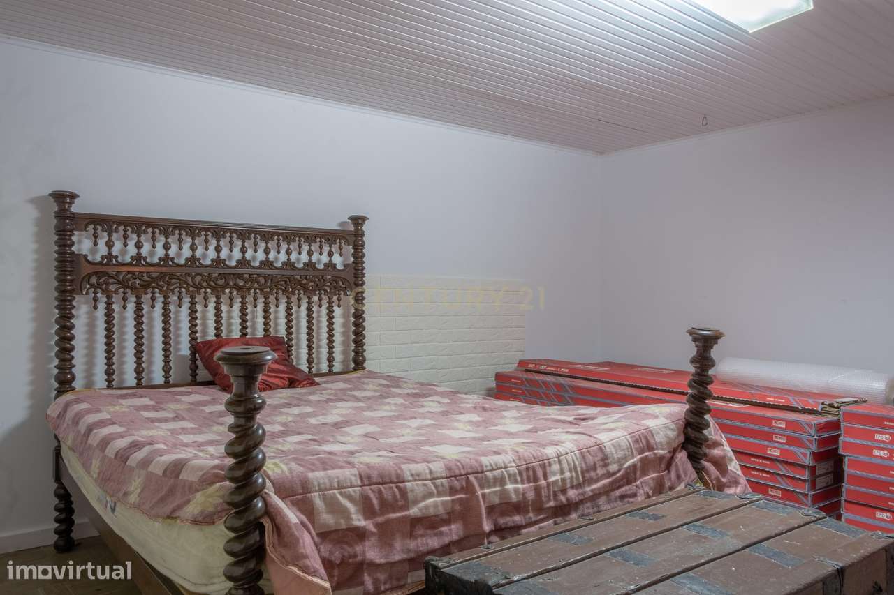 Moradia T2 com Quintal no Centro da Ribeira Grande-16