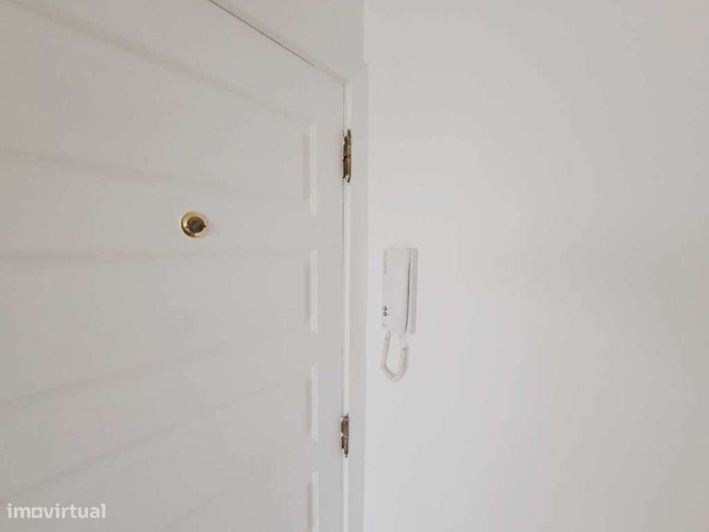 Apartamento T2 com varanda para venda em Camarate, Loures - Lisboa-22