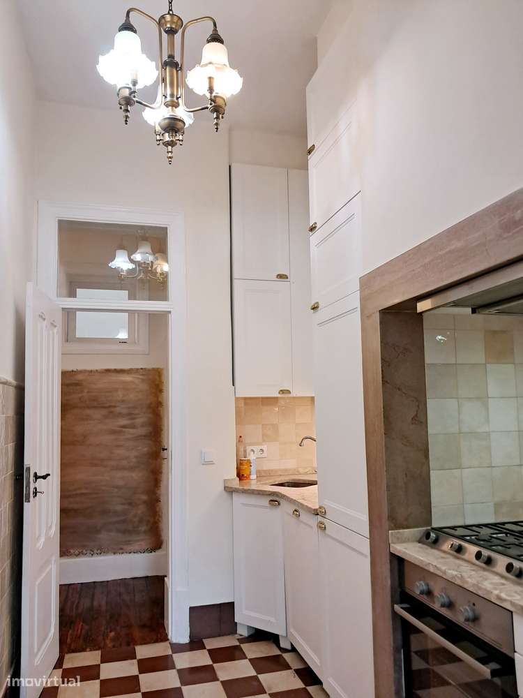 Elegante T3+ 1 com JARDIM privativo Próximo Metro Alameda-5