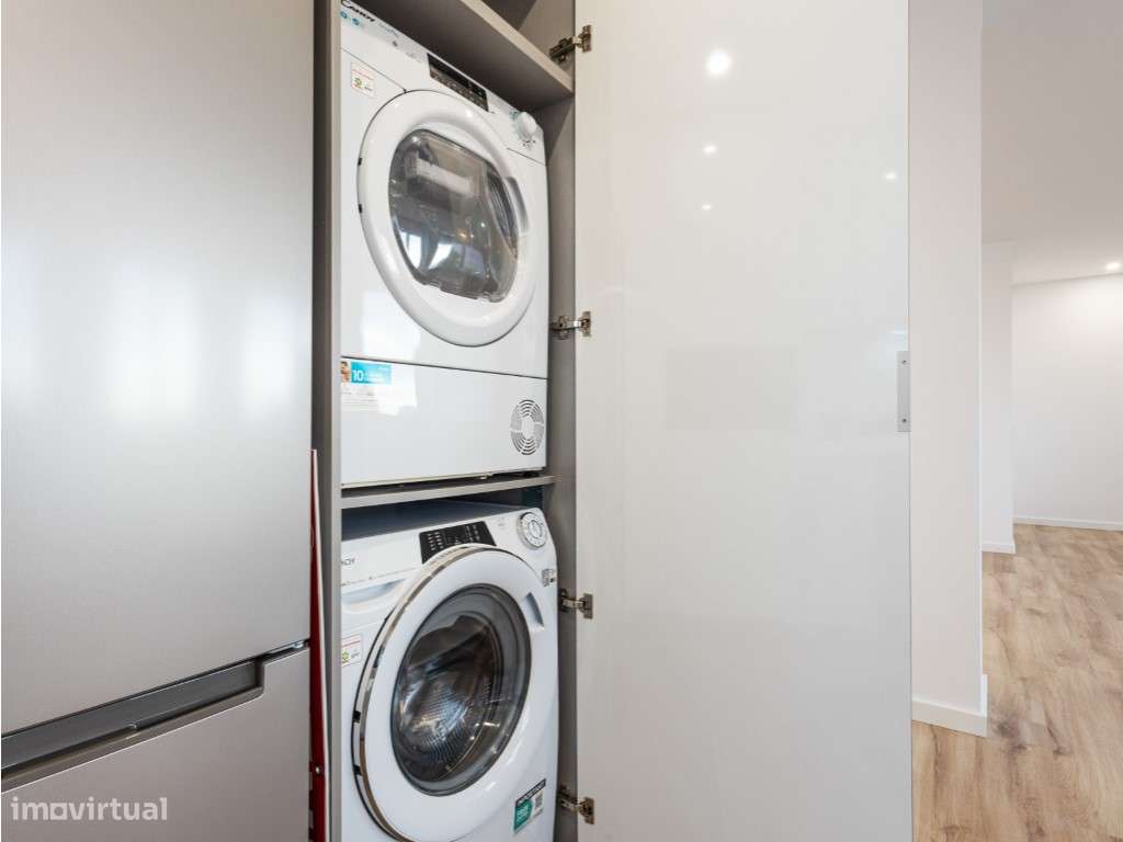 Apartamento T2 na Marginal - Primeira Linha, Figueira da Foz - Tota...-7