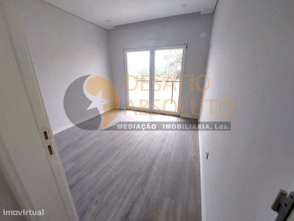 Apartamento T2 c/ varanda. Quinta do Conde - Pinhal do General-15