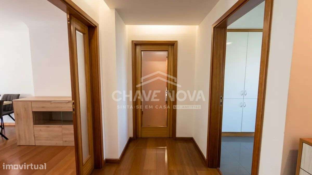 Apartamento T2 Mobilado c/ Lugar de Garagem em Oliveira do Douro-25