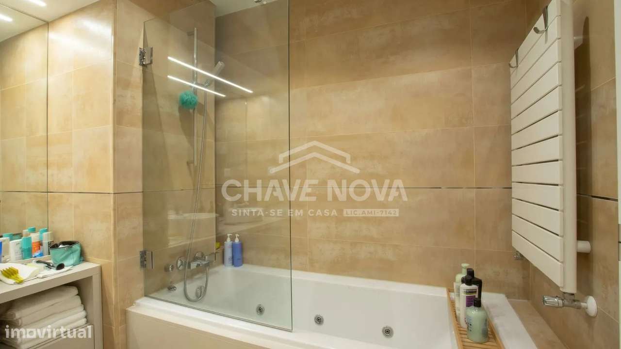 Moradia T3 com 4 casas de banho e piscina na Madalena-15
