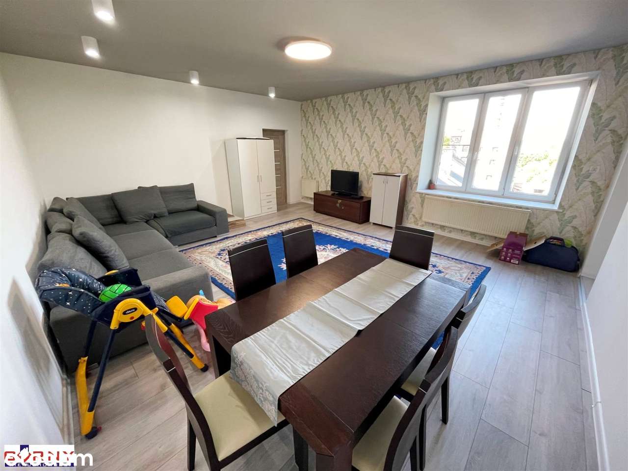 Do wynajęcia duże mieszkanie w kamienicy -Piotrkó - Pełny obrazek: 2/13