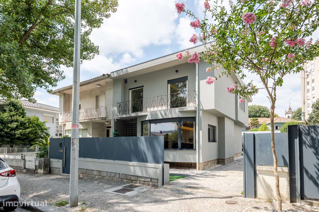 Moradia V4 em Braga,c/Suíte,Terraços e Garagem-26