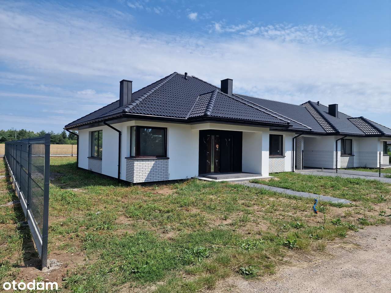 Nowoczesny Dom  z Wiatą Garażową-6