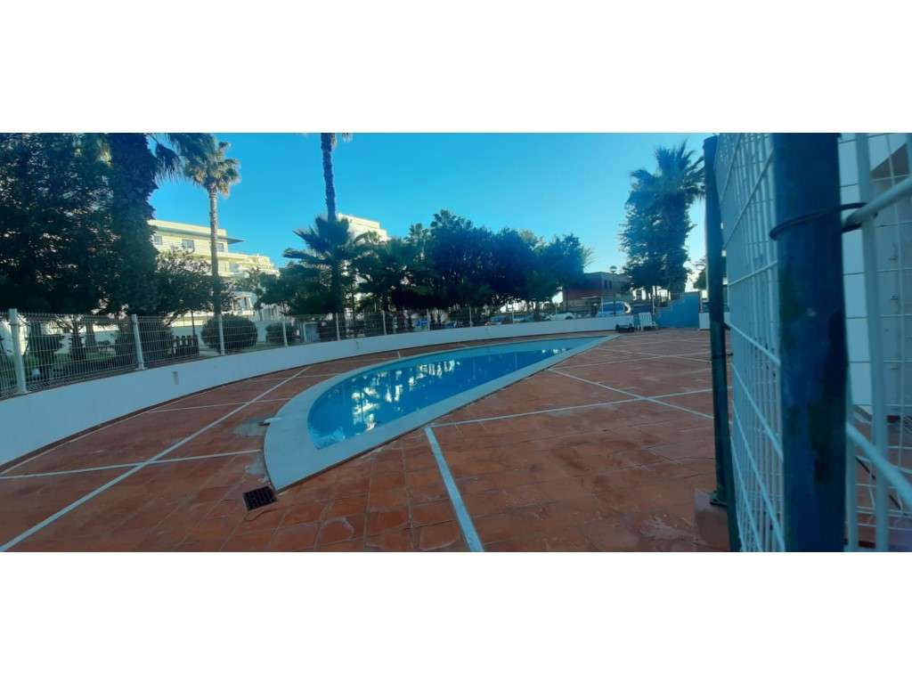 Apartamento T1 em condomínio com Piscina a 2 minutos da praia-22