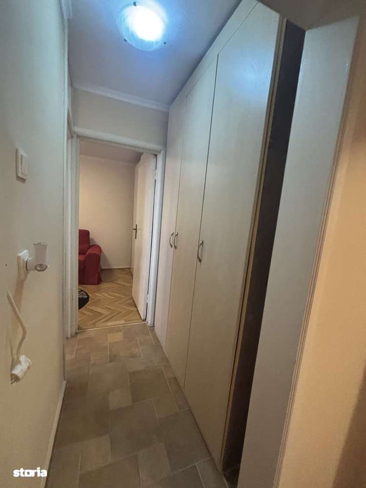 Închiriez apartament cu trei camere complex 460 euro - Imagine principală: 5/8