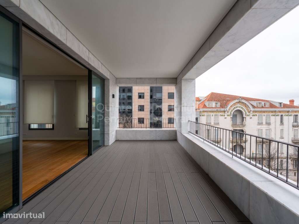 Apartamento T4 para arrendamento sem móveis em Santo António - Grande imagem: 4/32