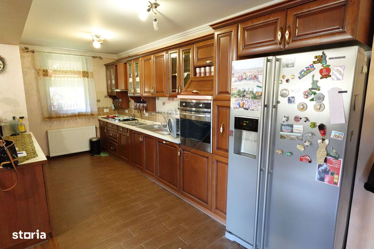 Casă cu 6 camere, de vânzare, în Baia Sprie-13