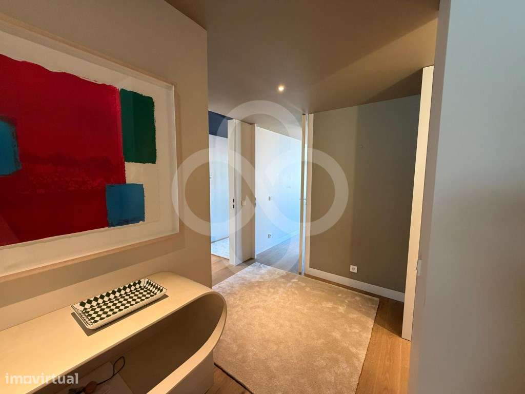 Apartamento T2 no icónico e impressionante edifício Nau em Lisboa-7