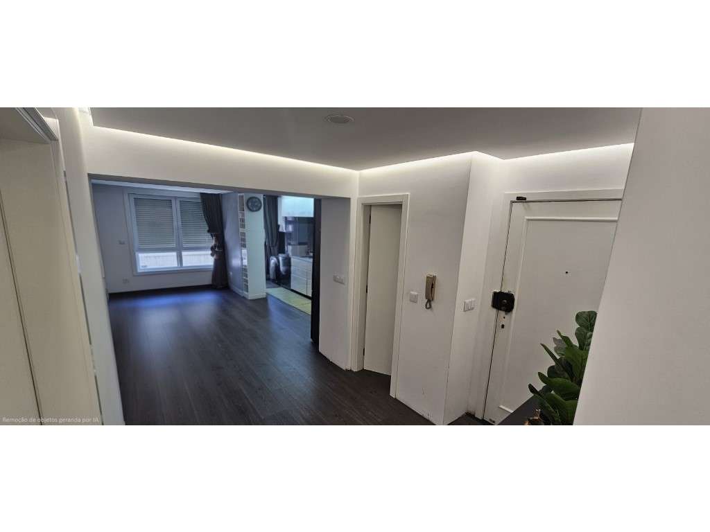 Apartamento T2+1 Remodelado com 2 Suítes e Garagem | Paranhos, Porto-5