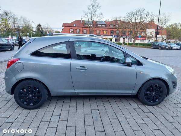 Opel Corsa 1.2 16V Edition / Active - 4