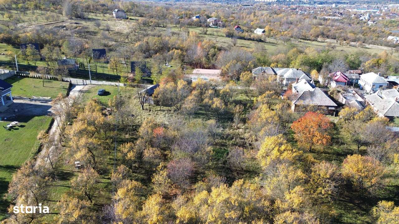 Teren si casa de vânzare la baza muntelui Iezer in Valea Mare Pravat-4