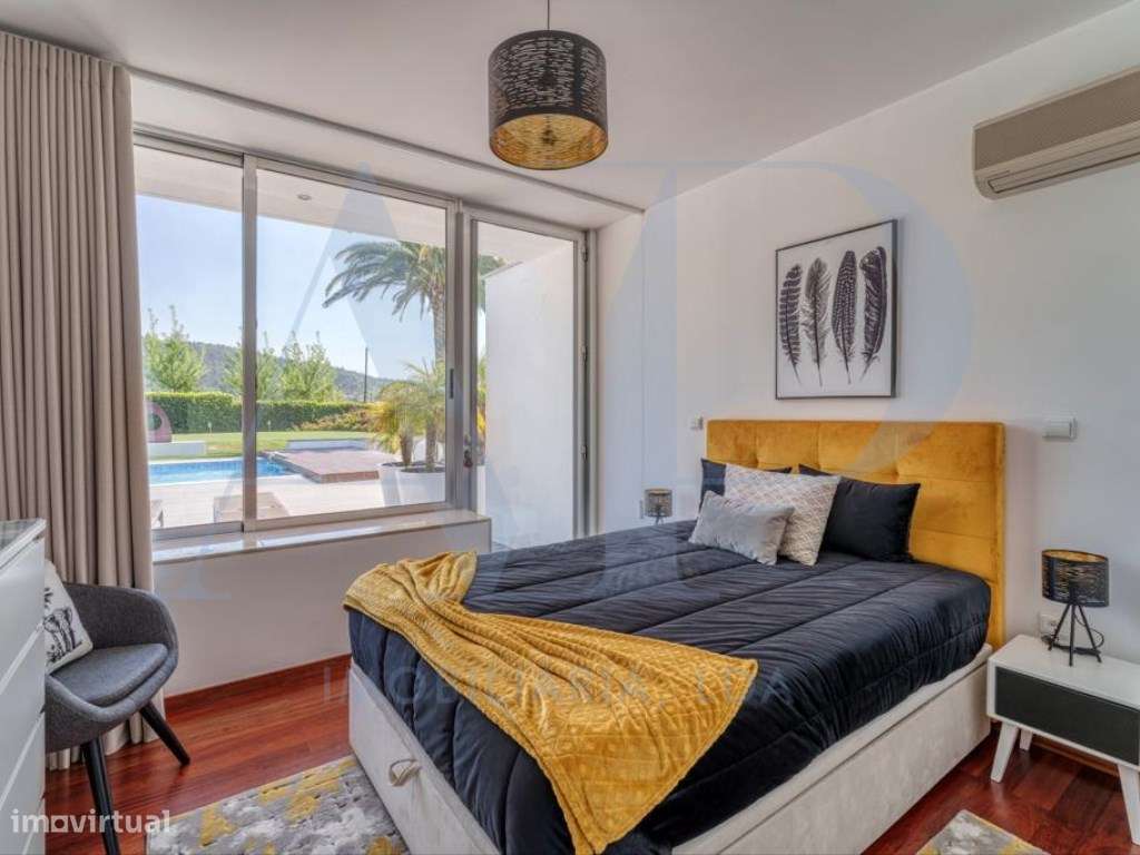 Moradia T4 +1 com piscina-30