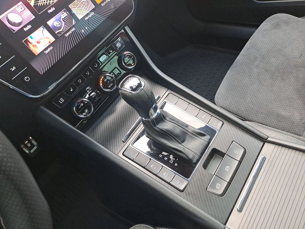 SKODA SUPERB Panorama Virtual ACC Alcantara El. Fotele Salon PL VAT23%