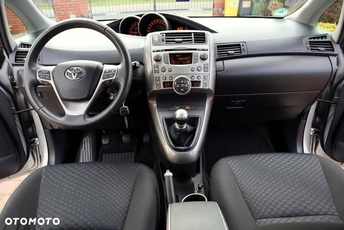 Toyota Verso 1.6 Active 7os - 18