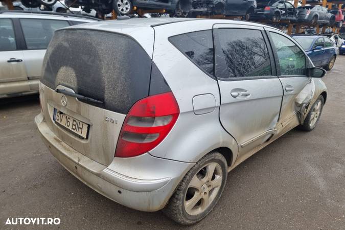 oglinda stop tripla far stanga dreapta  Mercedes A-Class w169 motor 2.0cdi om640, dezmembrez - 3