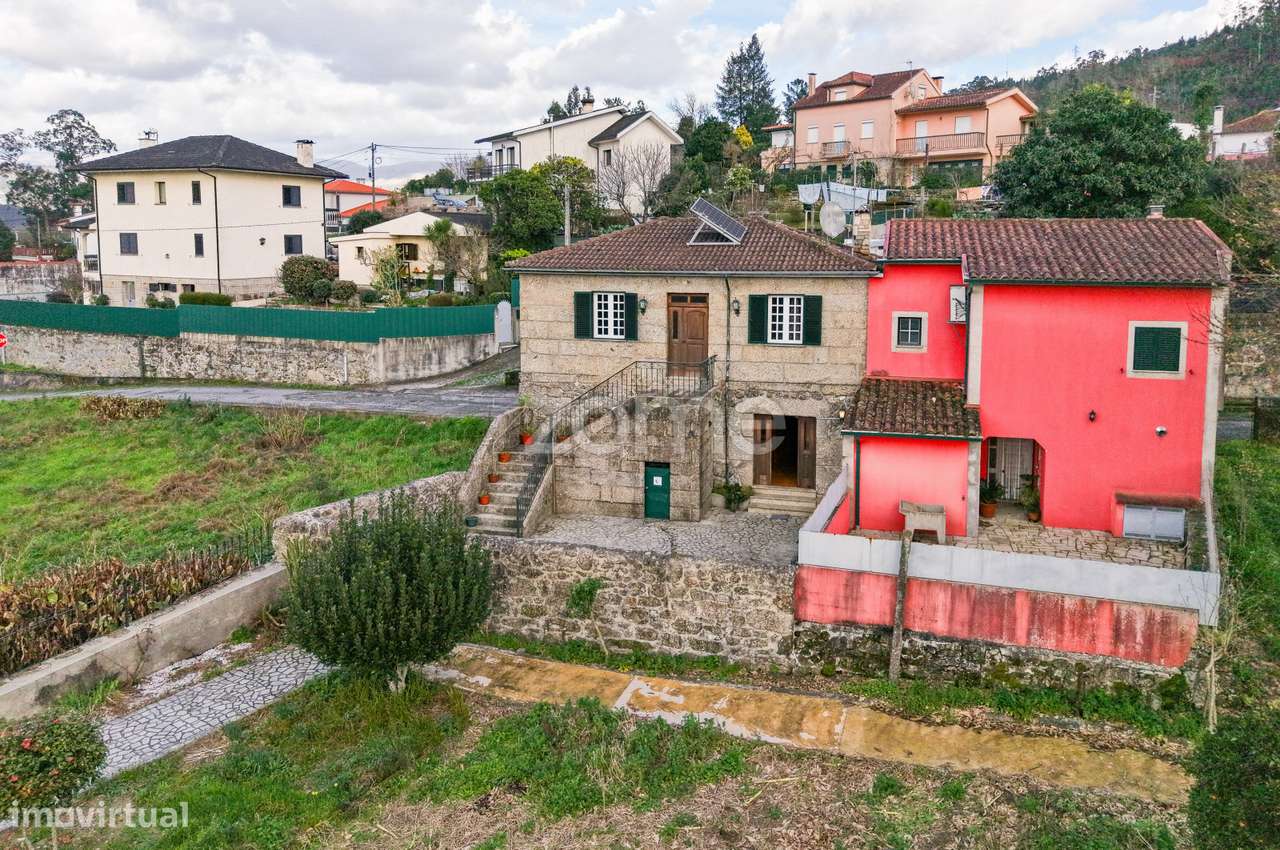 Moradia T3 com lote terreno 1468 m2 em Ponte da Barca - Grande imagem: 2/37