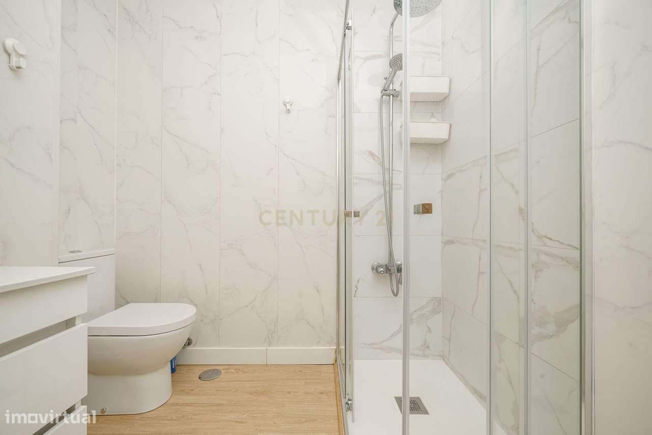 Apartamento T5 no Bairro do Liceu - Ideal para Famílias ou Investiment-14