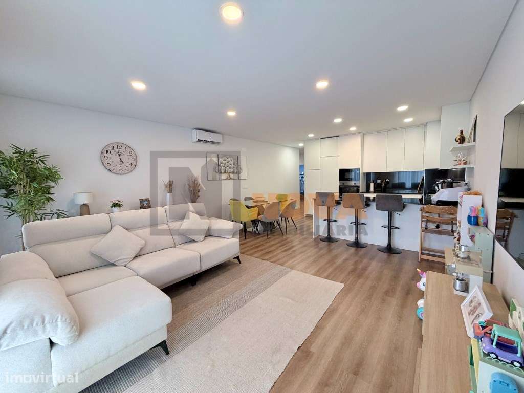 Apartamento T3 Moderno em Famões | 155 m² | Excelente Exposição Sol...-5