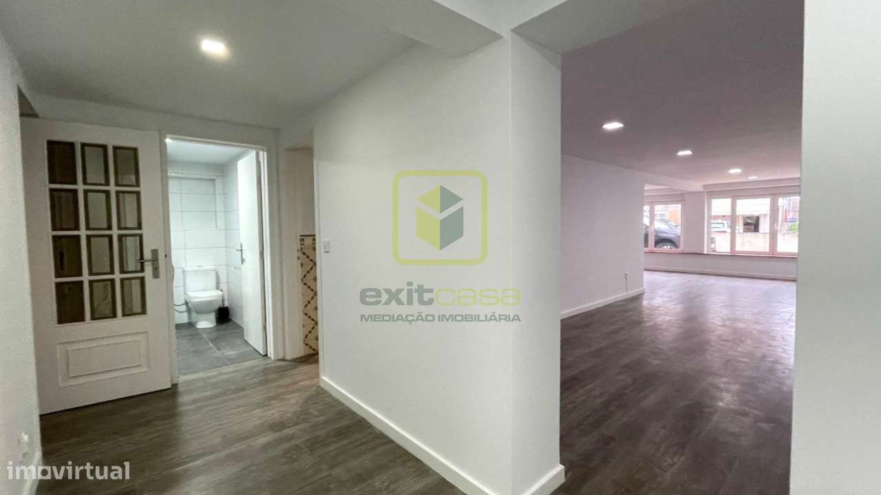 Moradia a poucos minutos da Praia - Grande imagem: 5/38