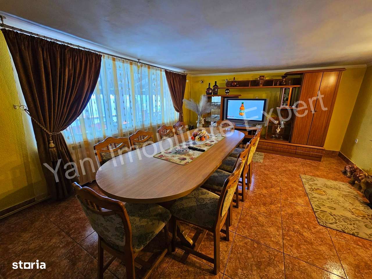 Casă de vânzare în Curtea de Argeș. - Imagine principală: 4/20