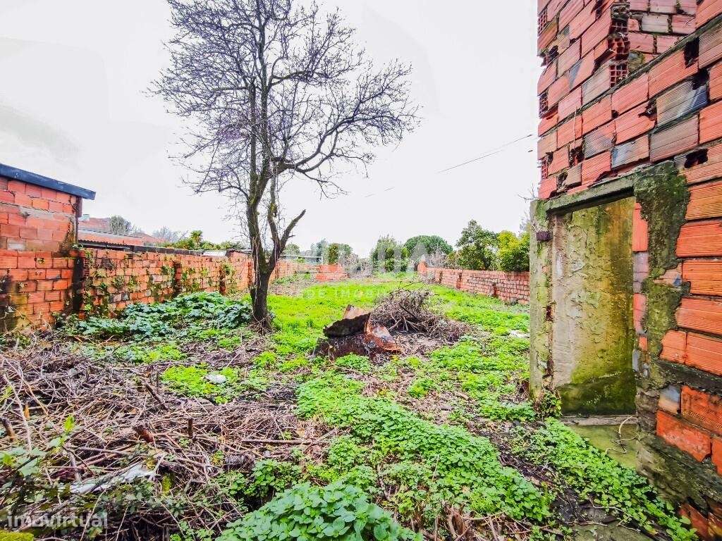 Moradia T2+1 para restauro a 10min Aveiro-21