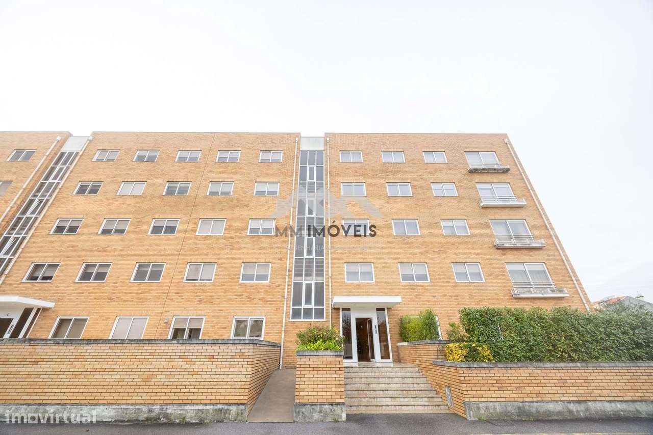 Apartamento T2 | Senhora da Hora | METRO | Garagem | Arrumo-19