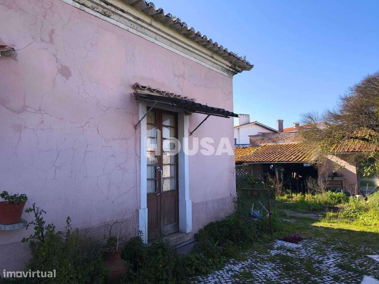 Moradia T5 com Logradouro, Garagem e Anexos | Centro da Marinha Grande-5